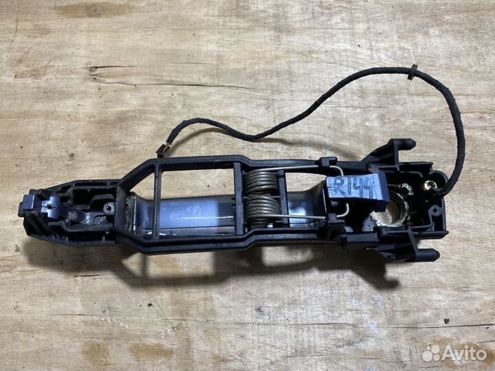 Ручка наружная Mercedes W210 R144