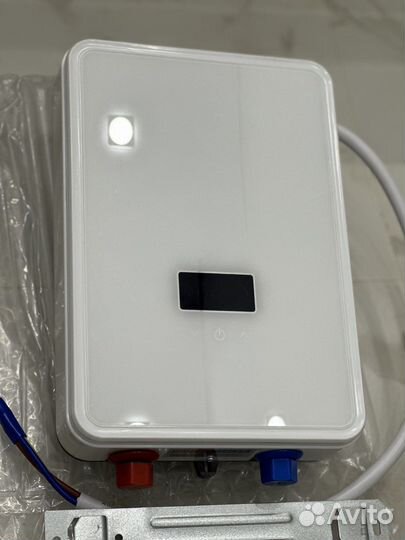 Водонагреватель проточный новый