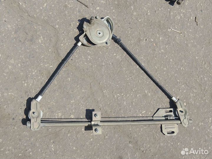 Стеклоподъемник ваз 2110механический правый