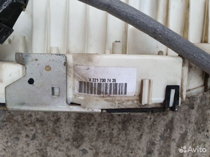 Замок задней правой двери для Mercedes W221