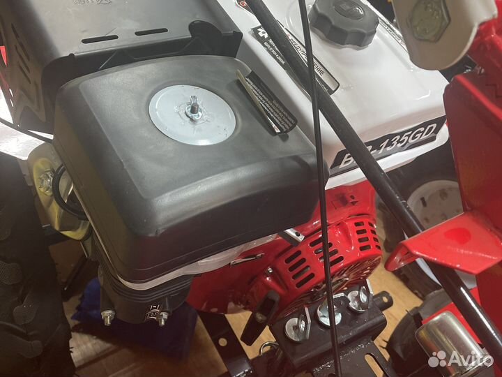 Мотоблок бензиновый 15 л.с. BR-135 GD с вом