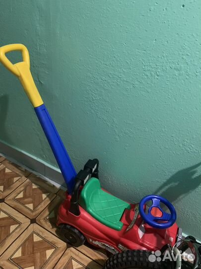 Машинка каталка детская