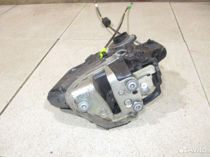 Замок двери задней левой Toyota LC Prado 120