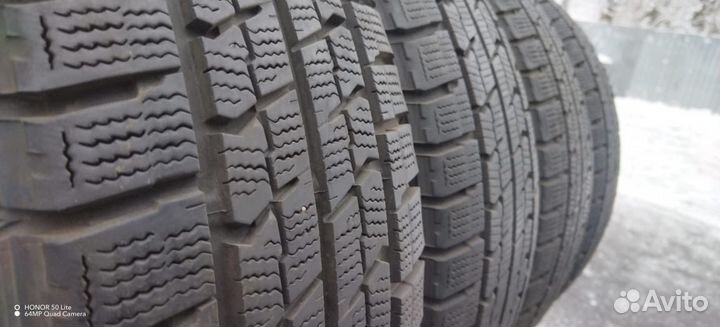 Goodyear Ice Navi Zea II 215/60 R17