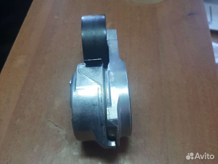 Механизм натяжения ремня Chrysler