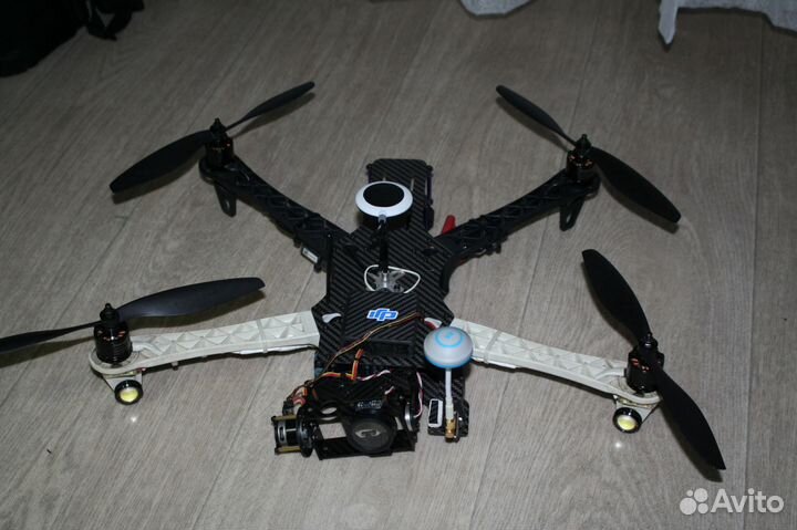 Квадрокоптер для съемок под Gopro