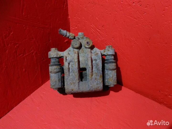 Суппорт задний правый Хендай ай 30