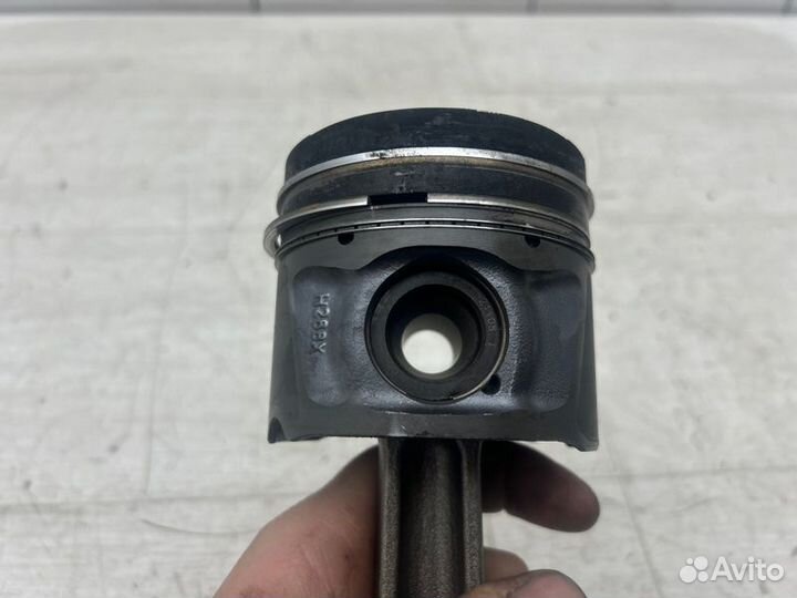 Поршень с шатуном Land Rover Range Rover L322