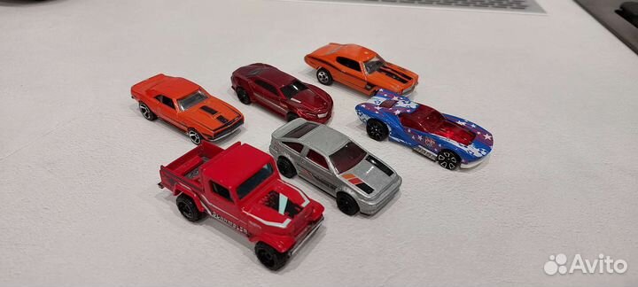 Машинки hot wheels