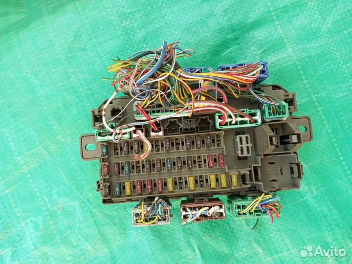 Блок предохранителей салонный Honda Stepwgn