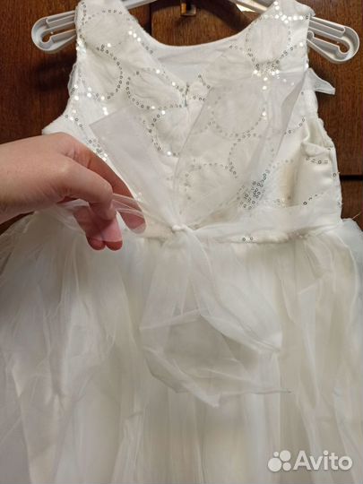 Платье белое утренник нарядное 98, 104 р выпускной