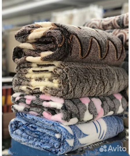 Плед плюшевый с рисунком на диван