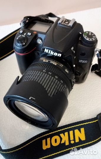 Nikon D7000 +