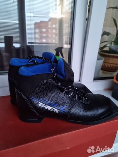 Лыжные ботинки