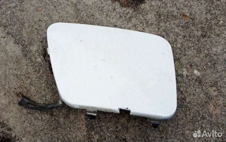 Заглушка заднего бампера белая renault logan