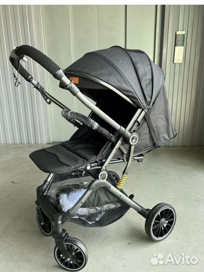 Прогулочная коляска с перекидной ручкой