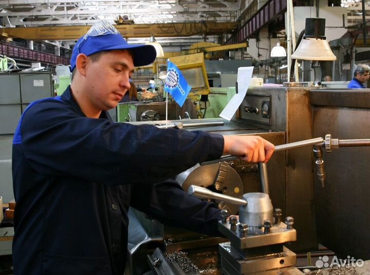 Токарь на 16К 20. Работа на заводе запчастей