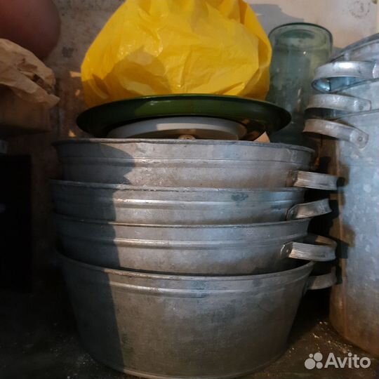 Тазики,бачки,кострюли