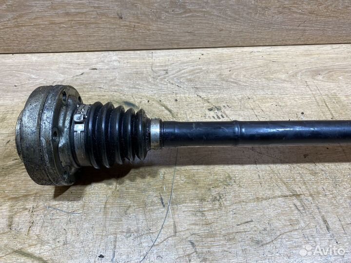 Приводной вал задний правый VW Touareg GP 4,2 P31