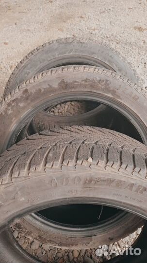 Goodyear UltraGrip Ice 2 235/45 R17 97T