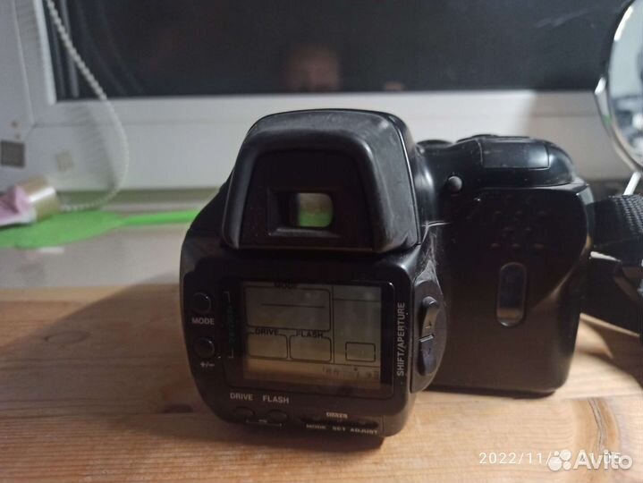 Olympus is 3000, зеркальный, аналоговый