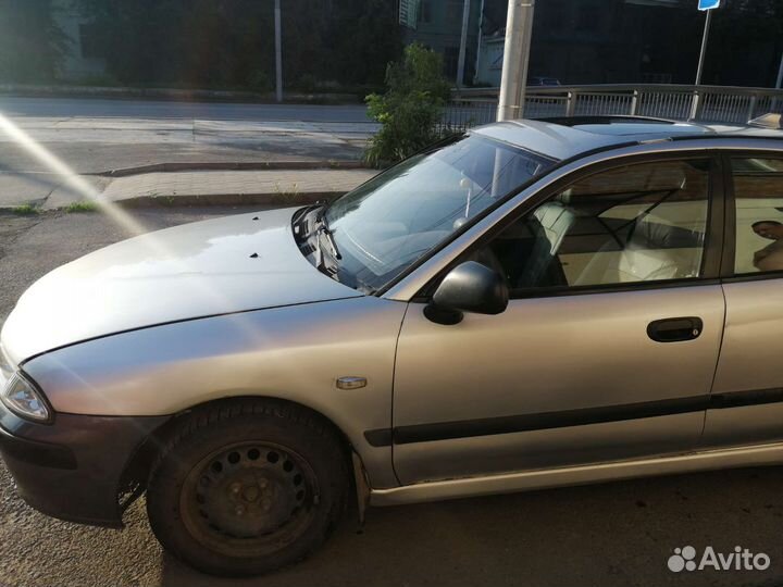 Mitsubishi Carisma 1.8 МТ, 2001, 291 000 км