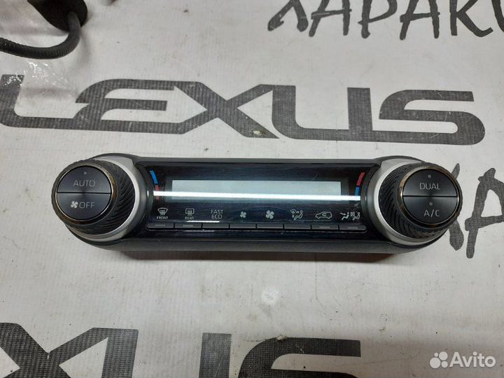 Блок управления климат-контролем Toyota Rav4 50