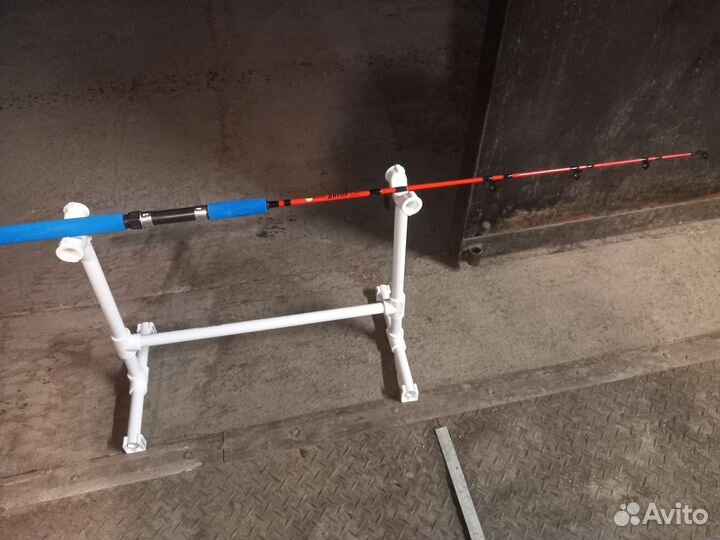 Подставка для зимней удочки на Омуля