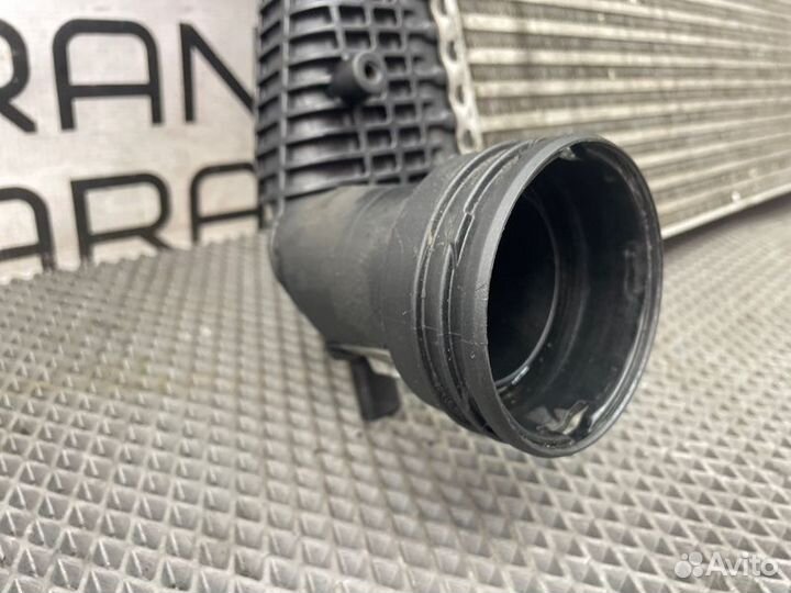 Интеркулер Volkswagen Tiguan 5N1 TDI cbab 2.0