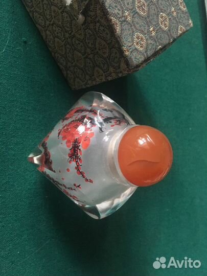 Китайский флакон с внутренней росписью