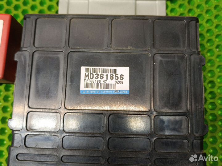 Блок управления двигателем Mitsubishi carisma