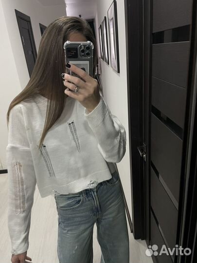 Рваный свитер