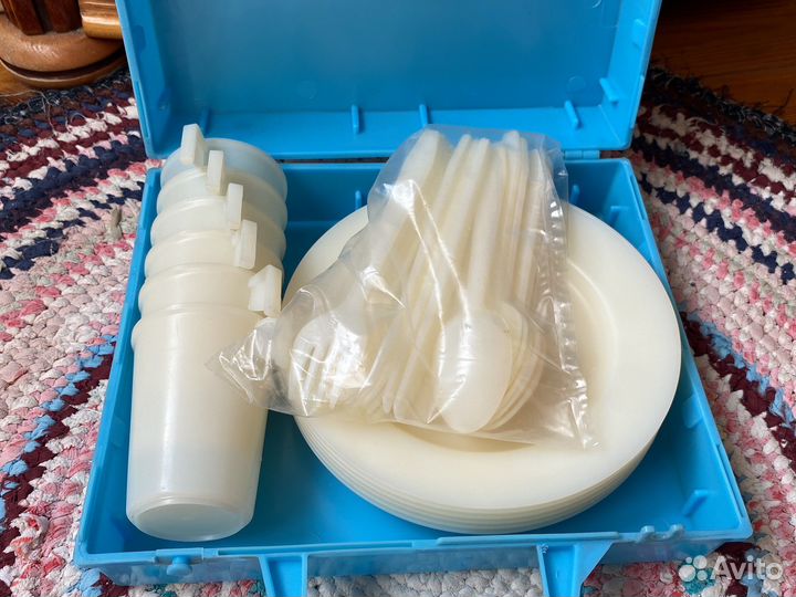 Советский набор посуды для пикника в чемодане