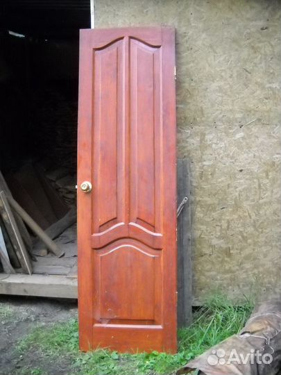 Двери межкомнатные из массива