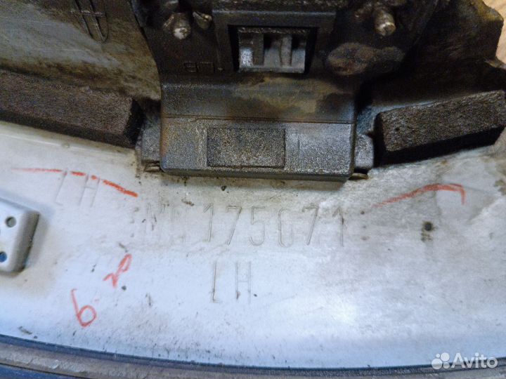 Молдинг заднего крыла mitsubishi outlander 1