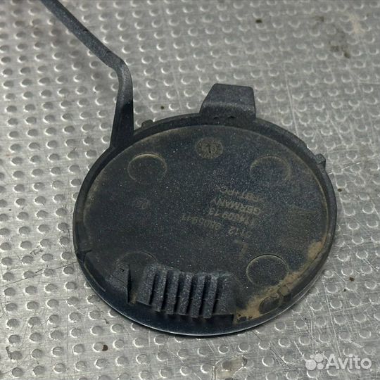 Б/У Заглушка буксировочного крюка (левая за#001