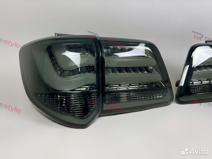 Стопы Toyota Fortuner 11-15г Дымчатые Vland N2430