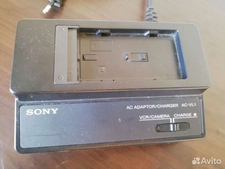 Зарядное устройство Sony