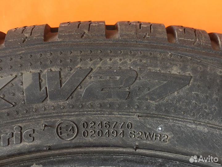 Kumho I'Zen KW27 205/55 R17 95V