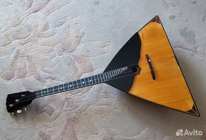 Балалайка мастера Б.И. Валиулина