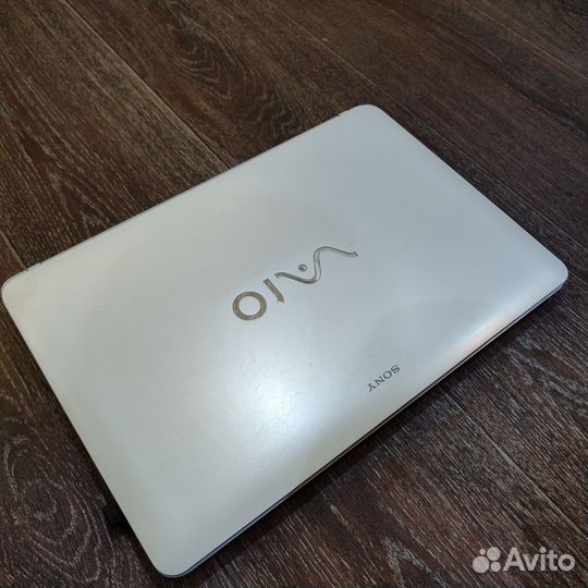 Ноутбук Sony vaio i3