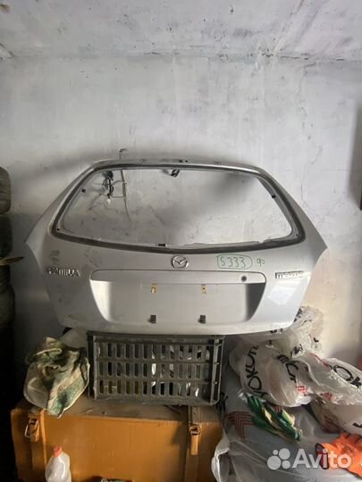 Крышка багажника mazda familia
