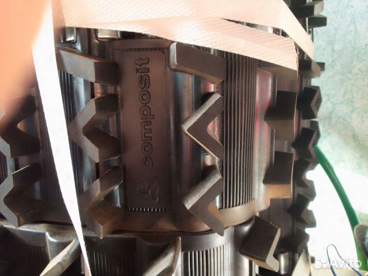 Гусиници муравей