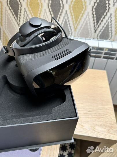 Шлем виртуальной реальности Varjo Aero