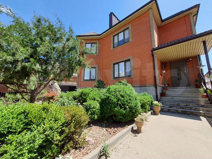 Дом 220 м² на участке 6 сот.