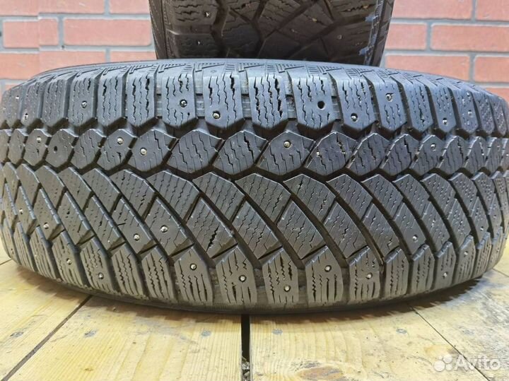 Gislaved Nord Frost 200 215/65 R16 102T