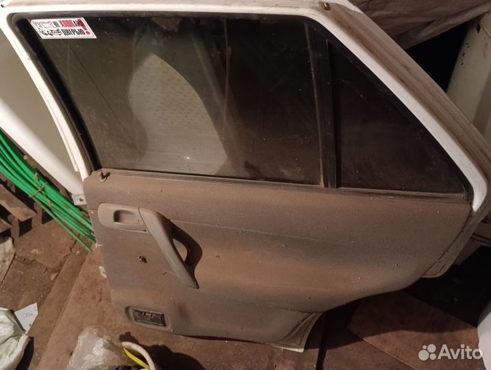 Двери на Шкоду Фелицию хетчбэк 1998 г.в