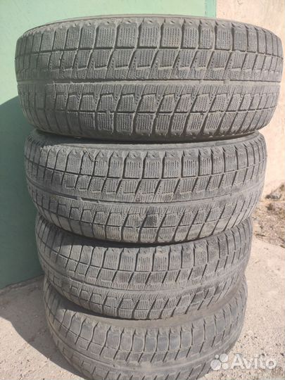 Bridgestone Blizzak Revo2 17.5/65 R14