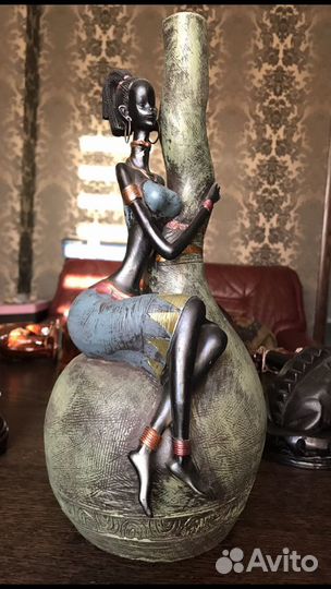 Статуэтка - кувшин