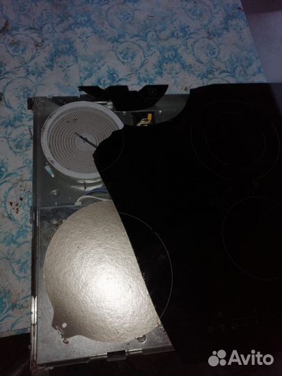 В прочная поверхность Electrolux EHG96341FK